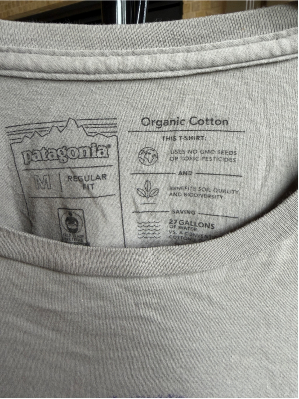 Women's Patagonia Graphic Tee Size M Grey Buffalo Bison Print Short Sleeve - Picture 3 of 8